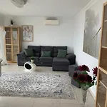 In El Mit Grossem Pool Und Meerblick By Interhome بيت للعطل ساوزال
