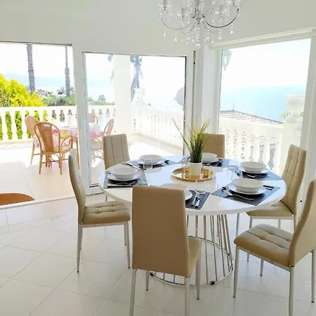 度假居 In El Mit Grossem Pool Und Meerblick By Interhome *