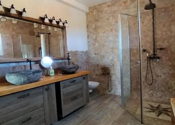 In El Mit Grossem Pool Und Meerblick By Interhome Holiday home